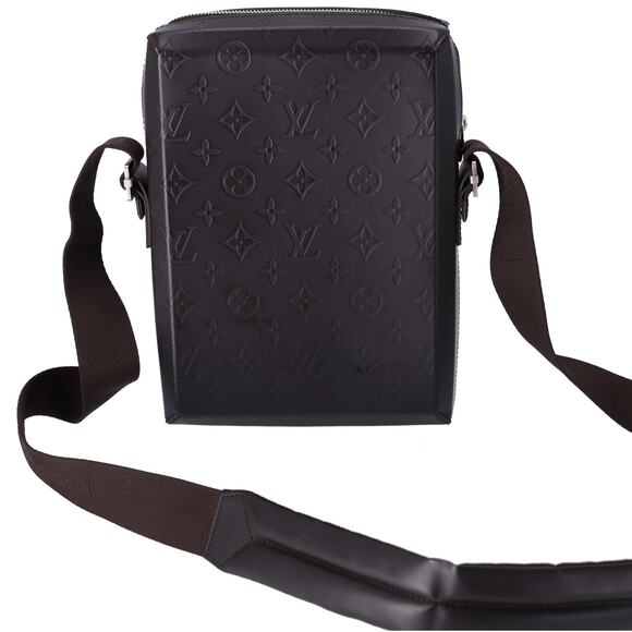 Louis Vuitton Bobby Messenger LV Monogram Embossed Glace Cafe M46520 - Picture 8 of 9